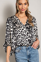 Load image into Gallery viewer, PLUS Leopard Print Long Sleeve Top
