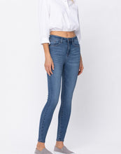 Load image into Gallery viewer, PLUS High Rise Tummy Control Skinny Jeans
